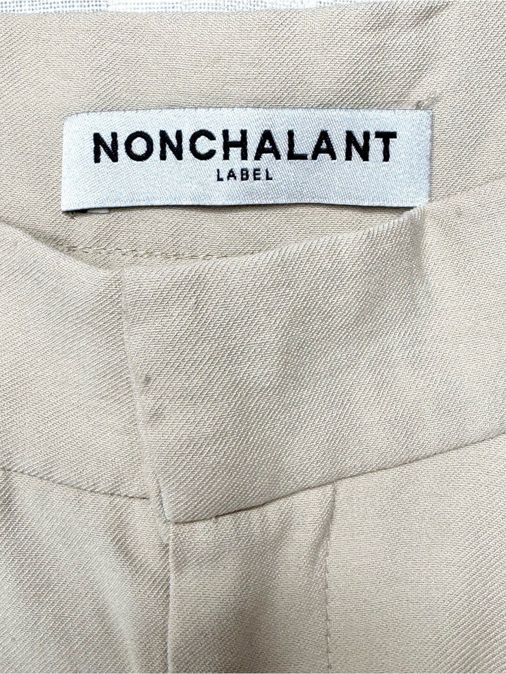 Nonchalant Label Pleated Tailored High Waist Shorts Cream XS - Picture 7 of 14